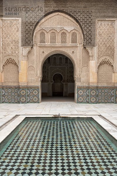 Nordafrika Tradition Eingang verziert Big Ben UNESCO-Welterbe Marrakesch Afrika Innenhof Hof marokkanisch Marokko