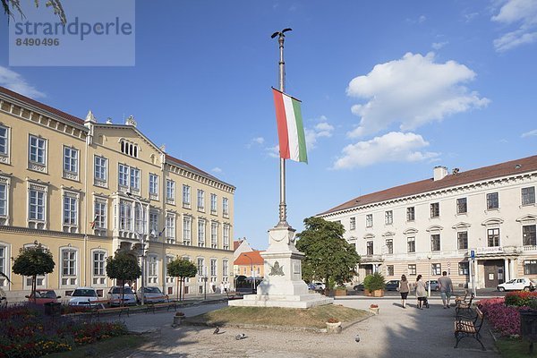 Europa  Loyalität  Quadrat  Quadrate  quadratisch  quadratisches  quadratischer  Fahne  Kettenbrücke  Ungarn