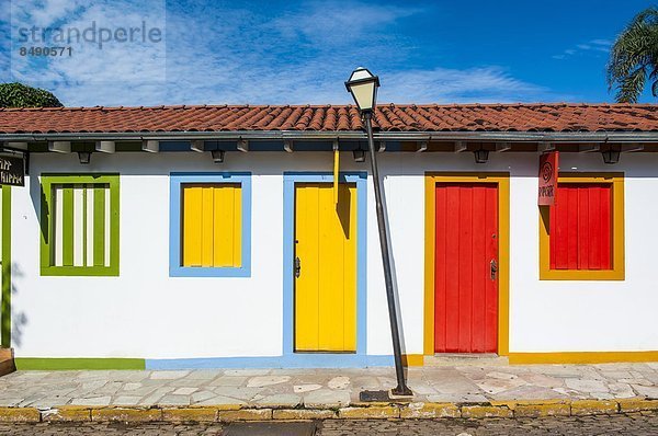 Gebäude Geschichte bunt Dorf Brasilien Südamerika