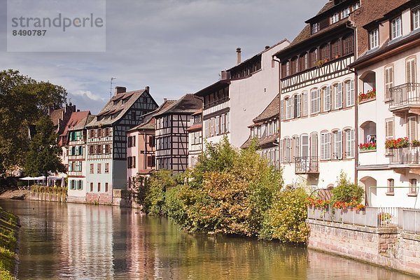 Frankreich Europa Gebäude UNESCO-Welterbe Elsass Bas-Rhin Hälfte Straßburg