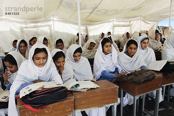 Schule  Student  Zimmer  Erdbeben  Pakistan