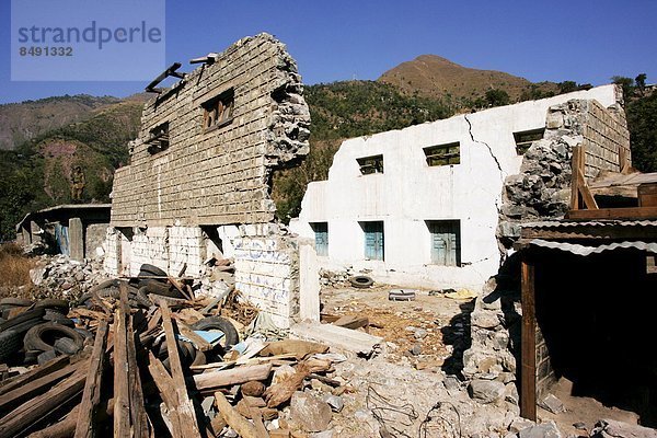 Gebäude Zimmer abgerissen Erdbeben Pakistan