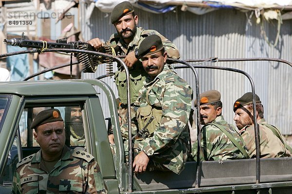 Verkehr  offen  Maschine  Soldat  hoch  oben  Dorf  Pakistan