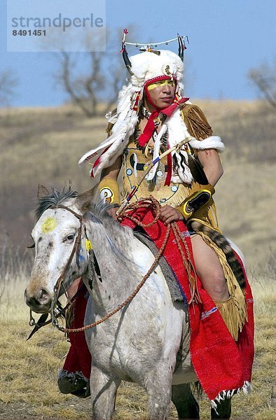 klar  zeigen  Indianer  reiten - Pferd  Kultur  Kanada  kanadisch  Chefin  Erbe