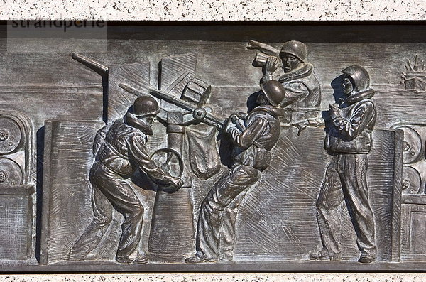 Denkmal  Vereinigte Staaten von Amerika  USA  Washington DC  Hauptstadt  Erde  Krieg  Hilfe  Bronze