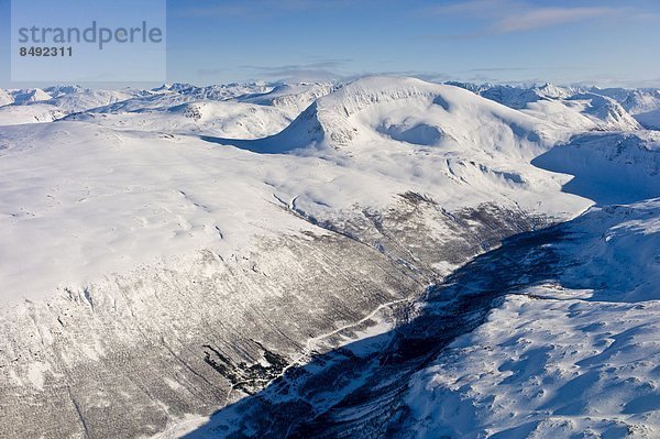 bedecken  Fernverkehrsstraße  nähern  Kreis  Norwegen  Alpen  Norden  Lyngen  Luftfahrzeug  Arktis  Schnee  Tromso