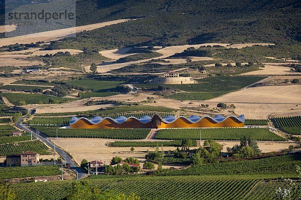 Weingut Zukunft Tradition Wein Landschaft Produktion Architektur Zimmer Laguardia Spanien