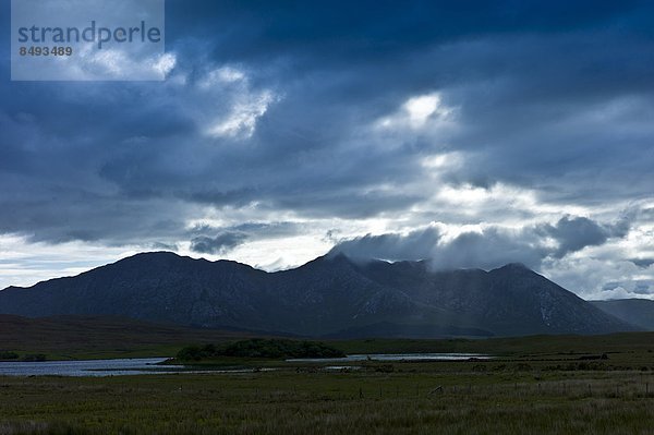 Anschnitt  Berg  Big Ben  Connemara  County Galway  Irland