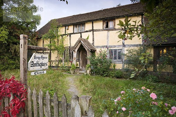 Lifestyle Wohnhaus Großbritannien Antiquität Laden Landschaftlich schön landschaftlich reizvoll Hälfte