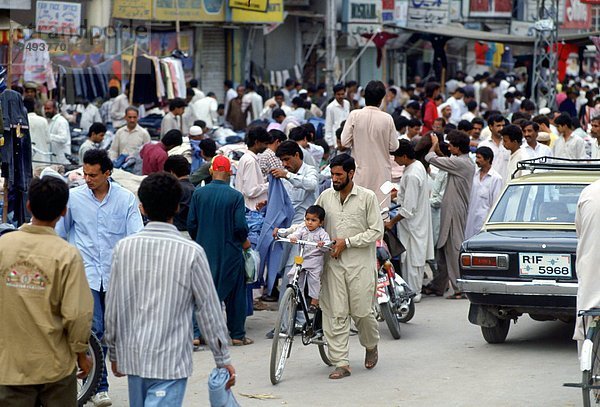 Islamabad  Hauptstadt  Mann  Straße  Fahrrad  Rad  bevölkert  Pakistan