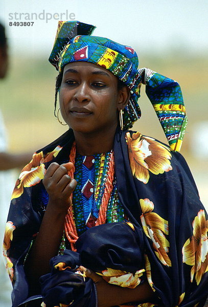 Farbaufnahme  Farbe  Frau  Kleidung  Tradition  Markierung  Helligkeit