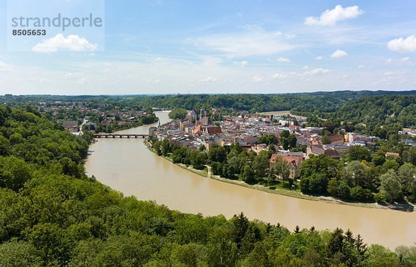 Blick auf Wasserberg  Bayern  Deutschland