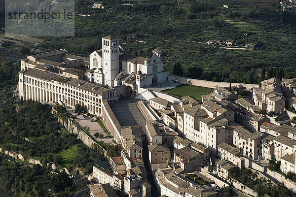 Basilika San Francesco  Altstadt  Assisi  Umbrien  Italien