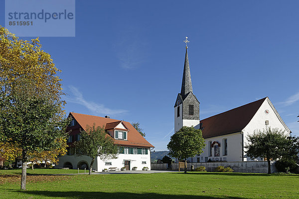 Heimatmuseum und Pfarrkirche St. Ambrosius  Hergensweiler  Bayerisch Schwaben  Bayern  Deutschland
