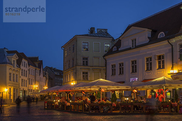 Lokal am Rathausplatz am Abend  Vanalinn  Tallinn  Harju  Estland