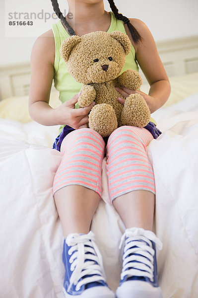 Bär  halten  Bett  Teddy  Teddybär  südkoreanisch  Mädchen