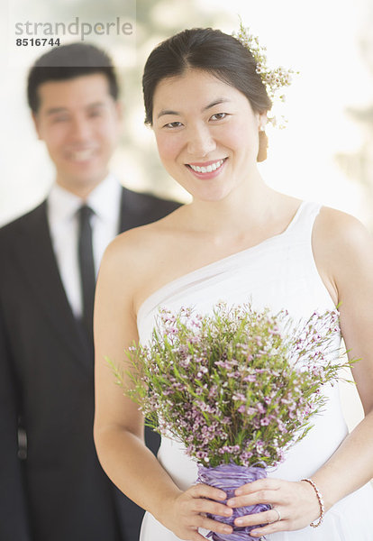 Blumenstrauß  Strauß  Braut  Hochzeit  halten