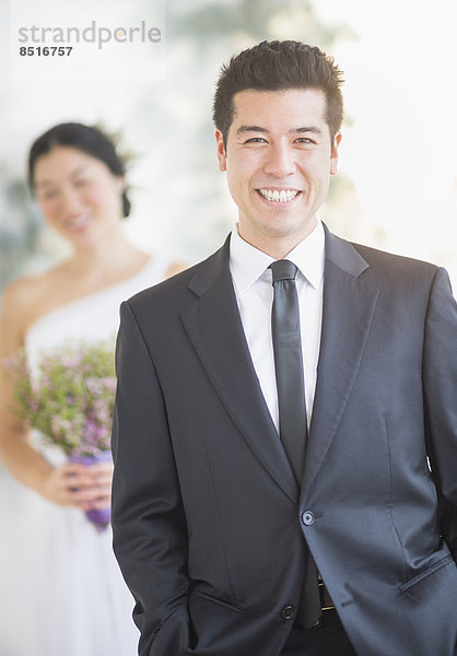 Bräutigam  Hochzeit  lächeln