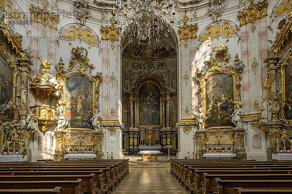 Hauptschiff und Chor  barocke Klosterkirche St. Mariä Himmelfahrt  Kloster Ettal  Ettal  Oberbayern  Bayern  Deutschland
