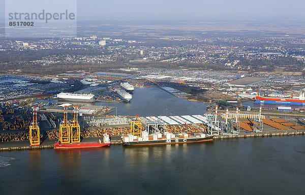 Stadtbremisches Überseehafengebiet  Nordhafen  Hafenanlagen  Weser  Containerterminal  Autoverladung  Bremerhaven  Bremen  Deutschland