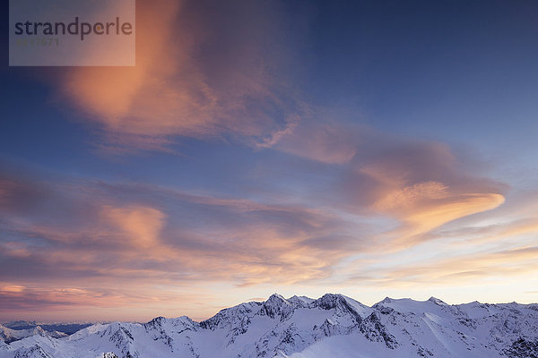 Wolkenstimmung über Obergurgel  Ötztaler Alpen  Tirol  Österreich