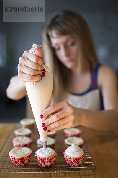 Frau  Vorbereitung  cupcake