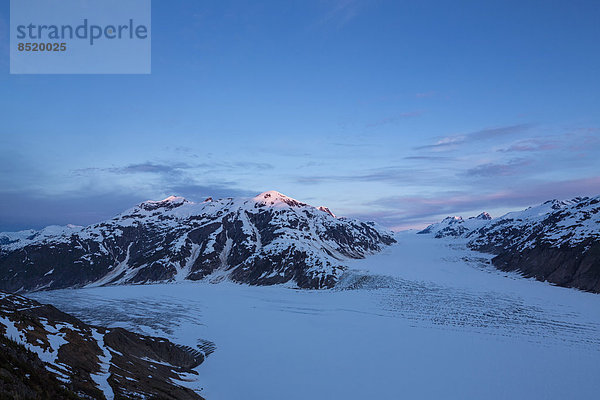 Grenzregion Alaska-British Columbia  Lachsgletscher bei Sonnenuntergang