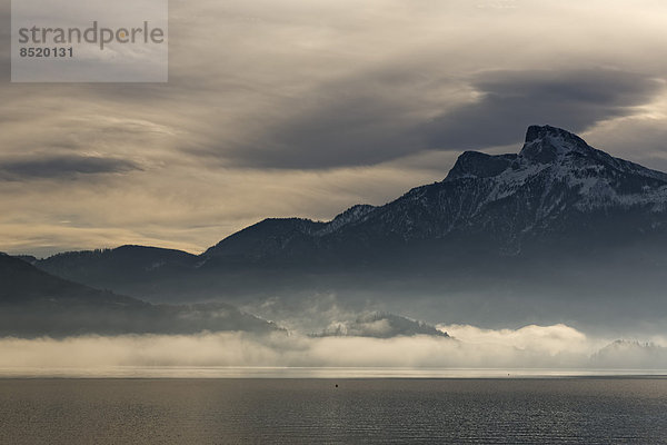 Österreich  Oberösterreich  Salzkammergut  Schafberg und Mondsee am Vormittag