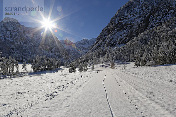 Österreich  Tirol  Eng  Großer Ahornboden  schneebedeckte Landschaft
