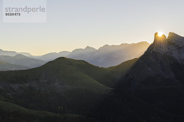 Spanien  Aragonien  Zentralpyrenäen  Nationalpark Ordesa y Monte Perdida  Canon de Anisclo bei Sonnenaufgang