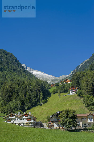 Italien  Trentino-Südtirol  Südtirol  Bozen  Ahrntal  traditionell Häuser