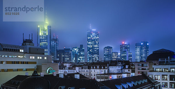 Deutschland  Frankfurt  MyZeil mit Skyline im Hintergrund