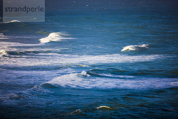 Wellen brechen in der Hanalei Bay  Kauai  Hawaii  USA