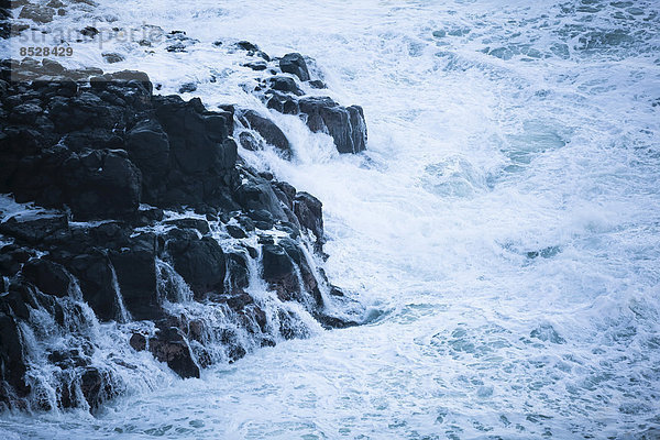 Wellen brechen in der Hanalei Bay  Kauai  Hawaii  USA