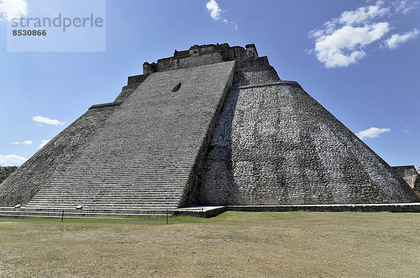 Adivino-Pyramide oder Pyramide des Zauberers  UNESCO-Welterbe  Uxmal  Region Yucatán  Mexiko