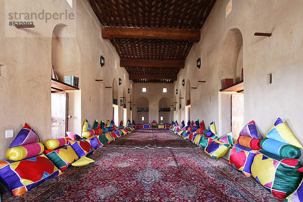 Versammlungsraum  Fort Nakhl  oder Husn Al Heem  Festung  historischer Lehmbau  Al-Batinah Provinz  Sultanat von Oman  Arabische Halbinsel