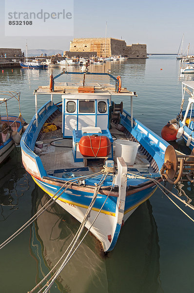 Boot Festung frontal angeln Kreta Griechenland Stute