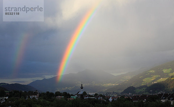 Doppelter Regenbogen über dem Inntal  Hall in Tirol  Tirol  Österreich