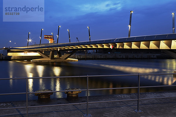 Baakenhafenbrücke  HafenCity  Hamburg  Deutschland  Europa