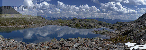 Glockhäuser Seen und Ötztaler Alpen mit Wildspitze  Tirol  Österreich