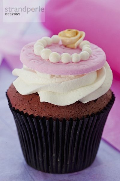Red Velvet Cupcake mit Frischkäsecreme zur Hochzeit
