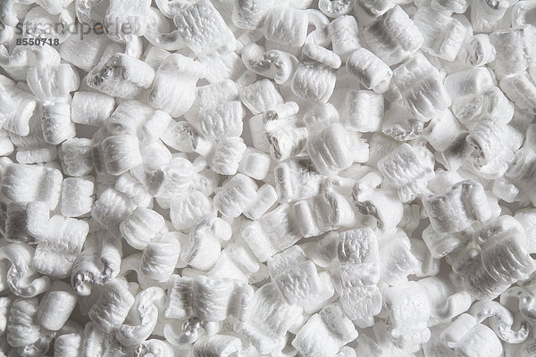 Haufen von Verpackungsformen  weißes Polystyrolmaterial.