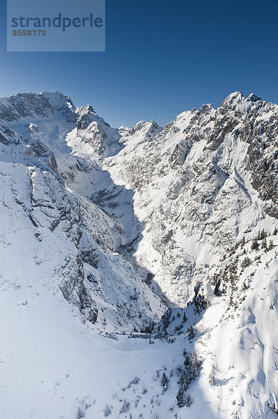 Höllental  Höllentalklamm  Hupfleitenjoch  Wettersteingebirge  Waxenstein  Waxensteinkamm  Zugspitze  Garmisch-Partenkirchen  Grainau  Werdenfelserland  Oberland  Bayern  Deutschland