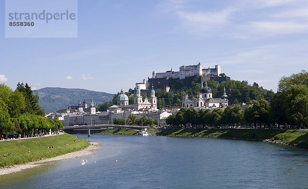 Palast Schloß Schlösser Geschichte Fluss Fokus auf den Vordergrund Fokus auf dem Vordergrund Österreich Ortsteil Salzburg