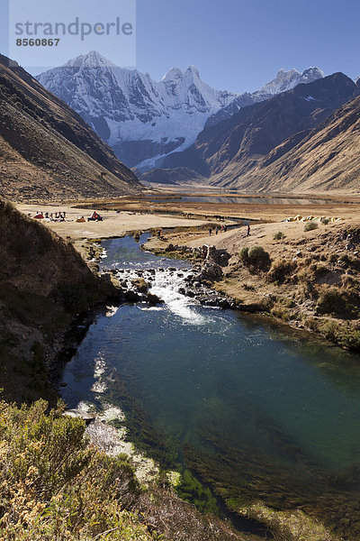 Fluss bei der Laguna Jahuacocha  Cordillera Huayhuash  Peru