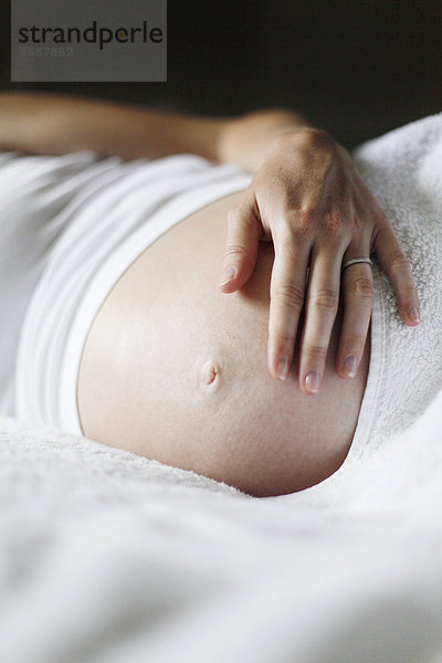 7 Monate schwangere Frau