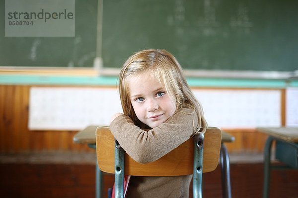 Ein Mädchen in der Schule