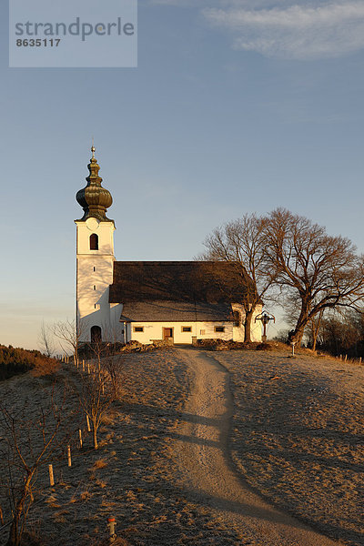 Filialkirche St. Johannes der Täufer  Johannishögl  Piding  Oberbayern  Bayern  Deutschland