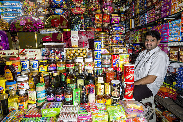 Lebensmittelstand auf dem Crawfort Market  Mumbai  Maharashtra  Indien
