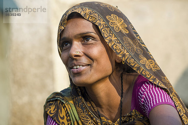 Frau in einem Sari  Bhavnagar  Gujarat  Indien